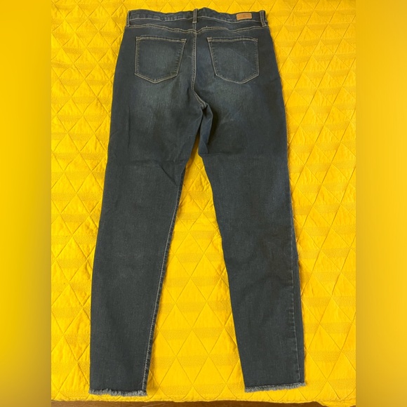 Sofia jeans size 12. Curvy ankle Rosa denim. - Picture 4 of 5